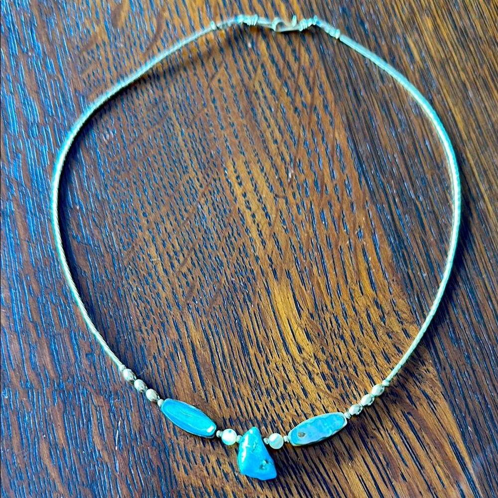 Vintage dainty turquoise abalone and mother of pearl beads w gold wire beads - Picture 2 of 9